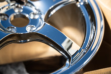 Load image into Gallery viewer, Gram Lights 57CR / 18x9.5 +38 / 5x114.3 / Chrome