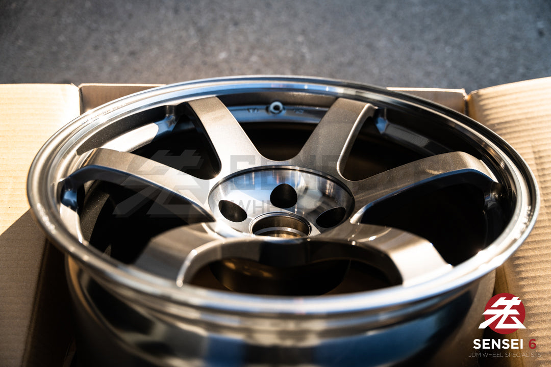 Volk TE37 サガ SL / 18x10.5 +15 / 5x114.3 / プレスドグラファイト