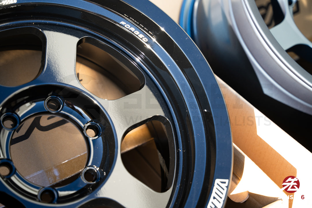 Volk TE37XT M-Spec / 17x8.5 -10 / 6x139.7 / Glossy Black (BK)