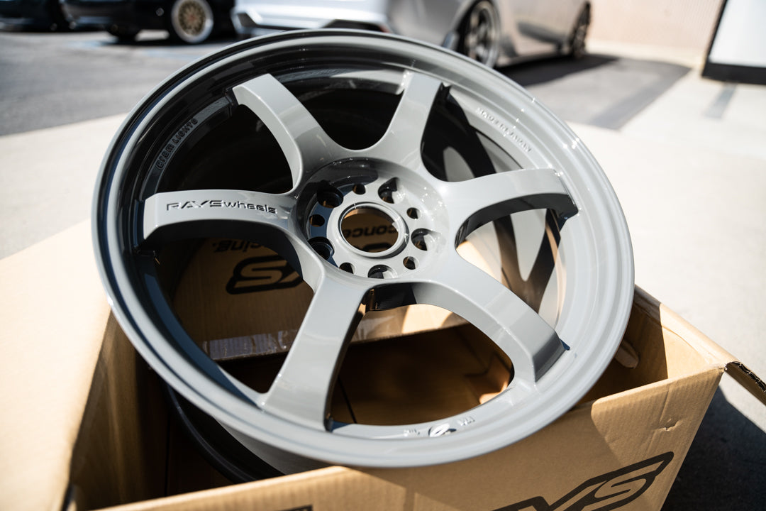 グラムライト 57DR / 18x9.5 +38 / 5x114.3 / アームズグレー
