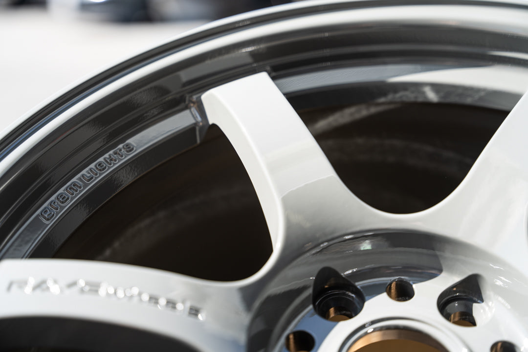 グラムライト 57DR / 18x9.5 +38 / 5x114.3 / アームズグレー
