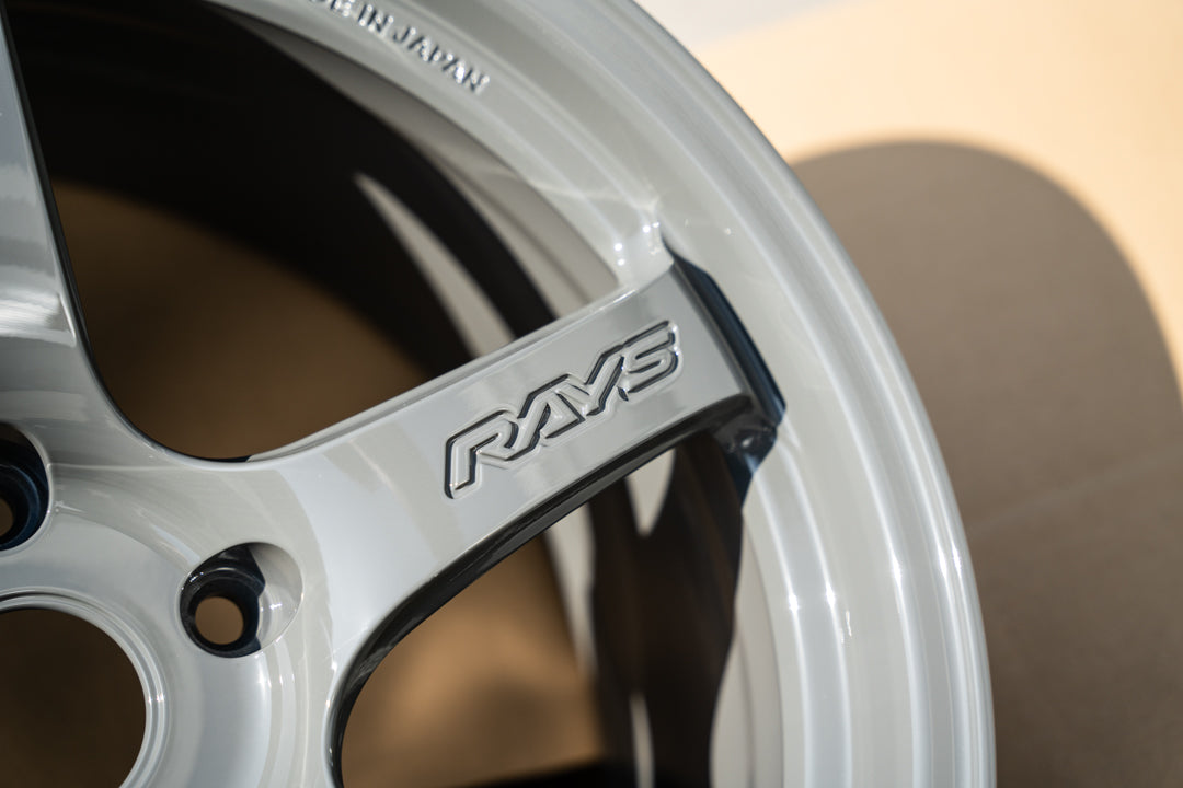 Gram Lights 57CR / 18x9.5 +38 / 5x114.3 / Arms Gray (AG)
