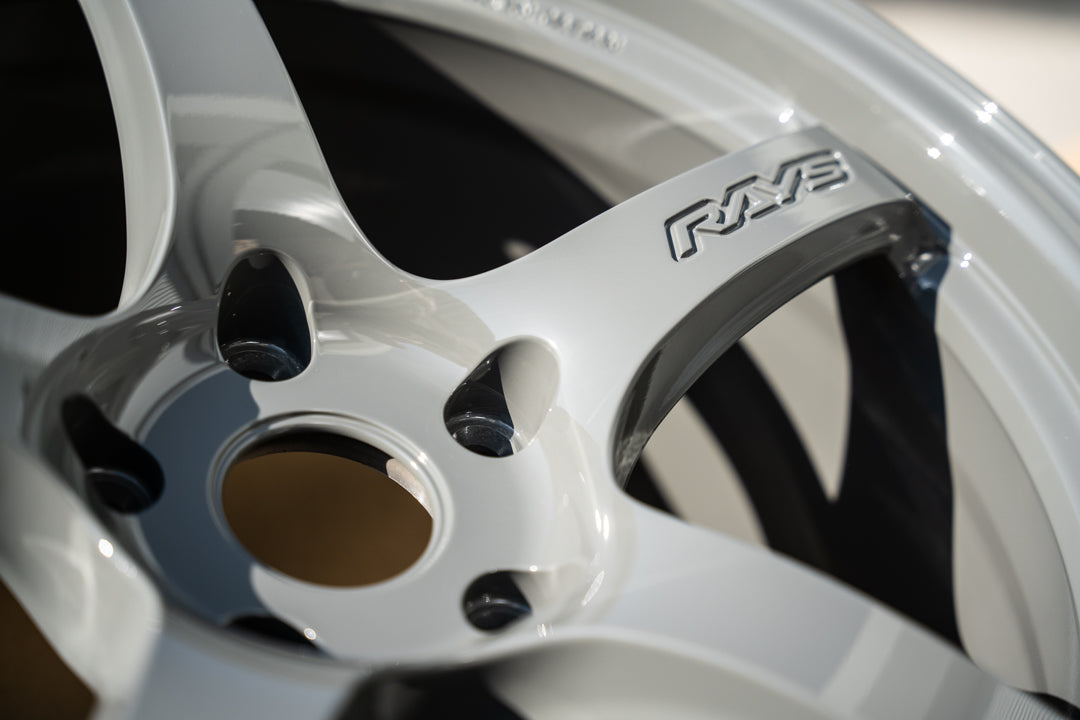 Gram Lights 57CR / 18x9.5 +38 / 5x114.3 / Arms Gray (AG)