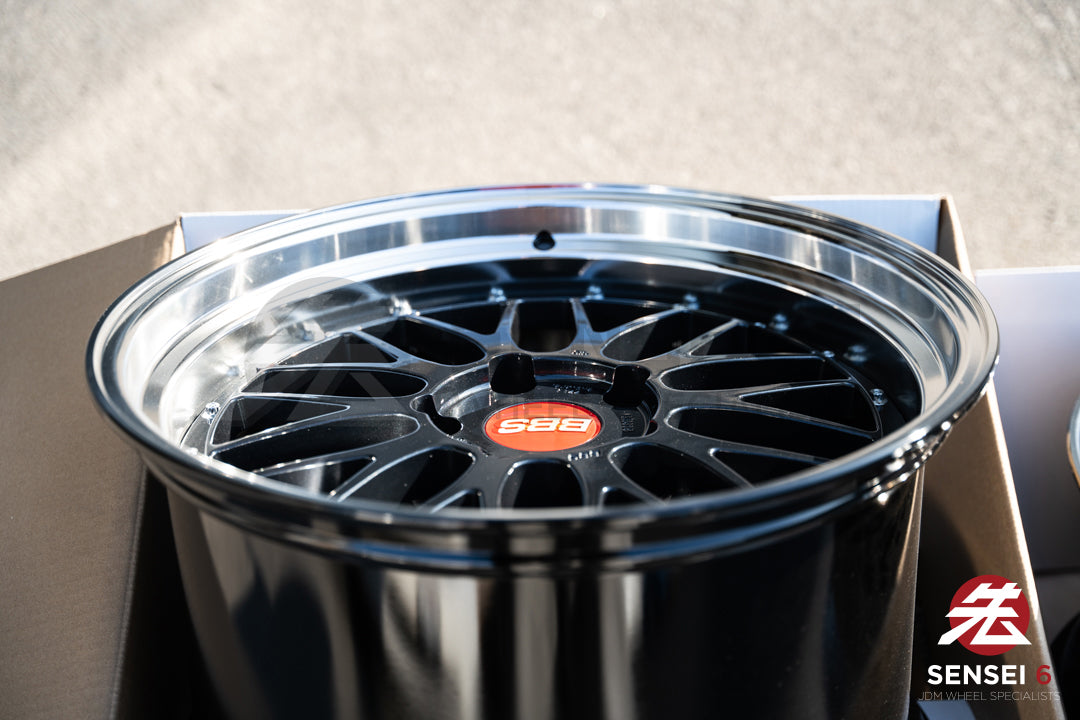BBS LM / 19x8.5 +50, 19x12 +44 / 5x130 / Negro Azul
