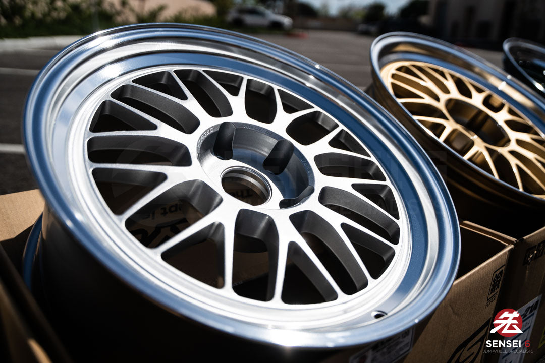 Volk 21A / 18x9.5 +22 / 5x120 / Llanta plateada diamante DC (DS)