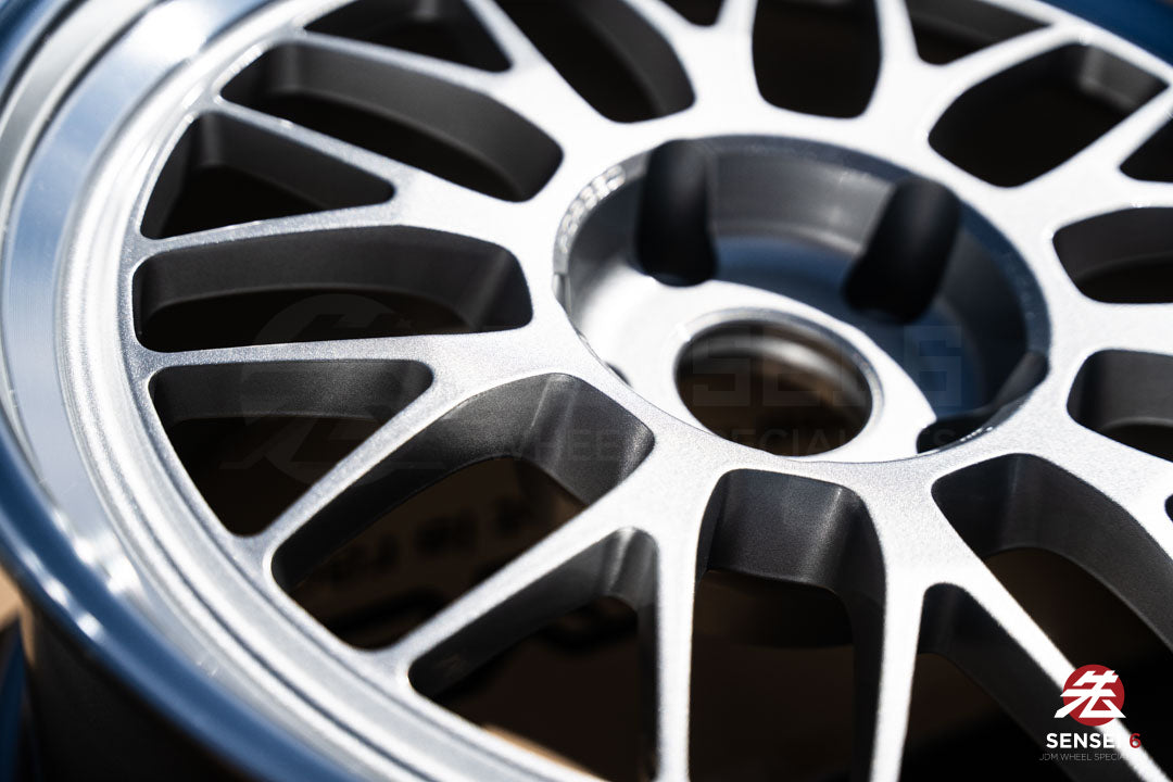 Volk 21A / 18x9.5 +22 / 5x120 / Llanta plateada diamante DC (DS)