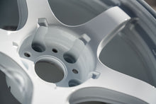Load image into Gallery viewer, AME Tracer GTV / 18x10.5 +15 / 5x114.3 / Racing White