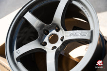 Load image into Gallery viewer, Gram Lights 57CR / 18x10.5 +22 / 5x114.3 / Arms Gray (AG)