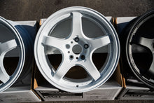 Load image into Gallery viewer, AME Tracer GTV / 17x9.5 +15 / 5x114.3 / Racing White