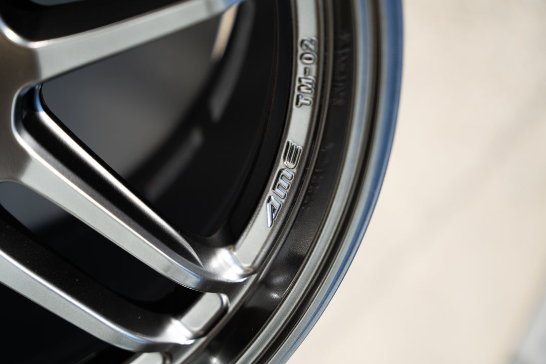AME Tracer TM02 / 18x9.5 +38 / 5x100 / Hyper Silver