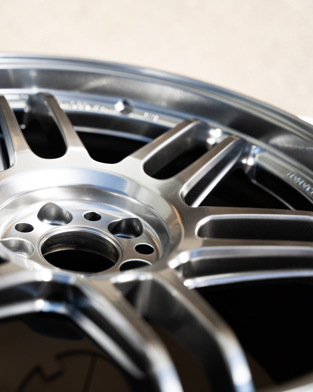 AME Tracer TM02 / 18x9.5 +38 / 5x100 / Hyper Silver