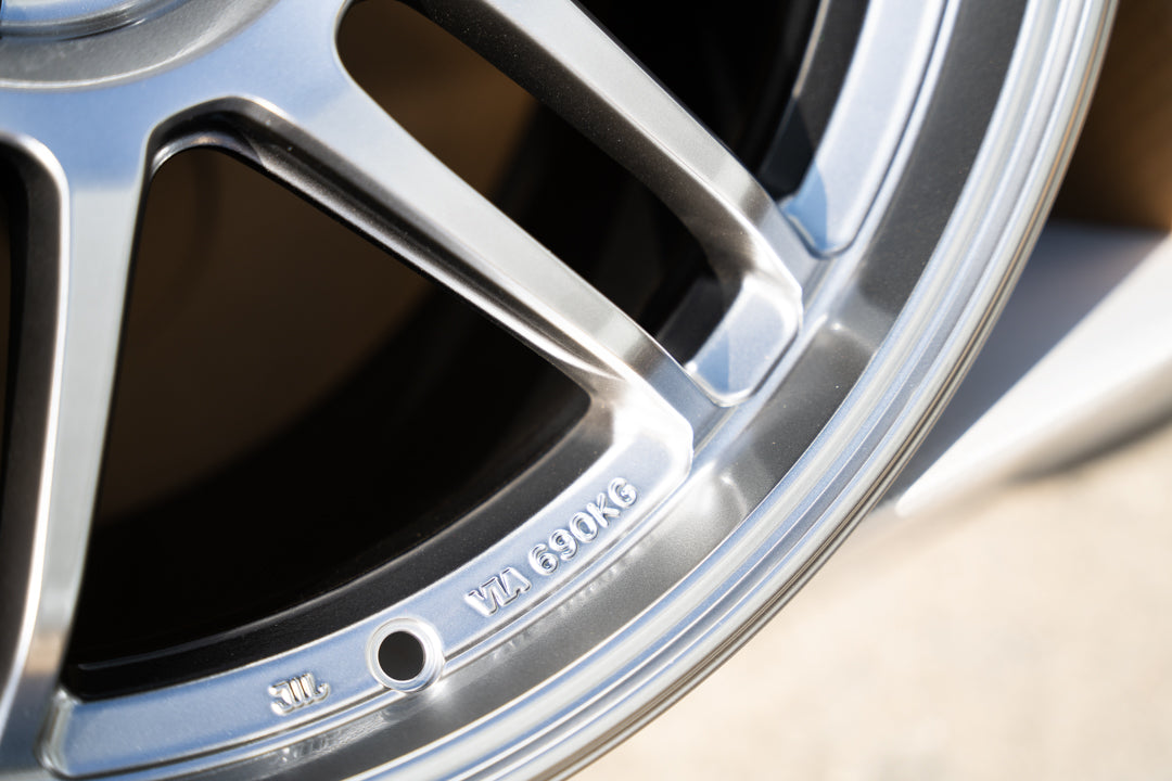 AME Tracer TM02 / 18x9.5 +15 / 5x114.3 / Hiperplata