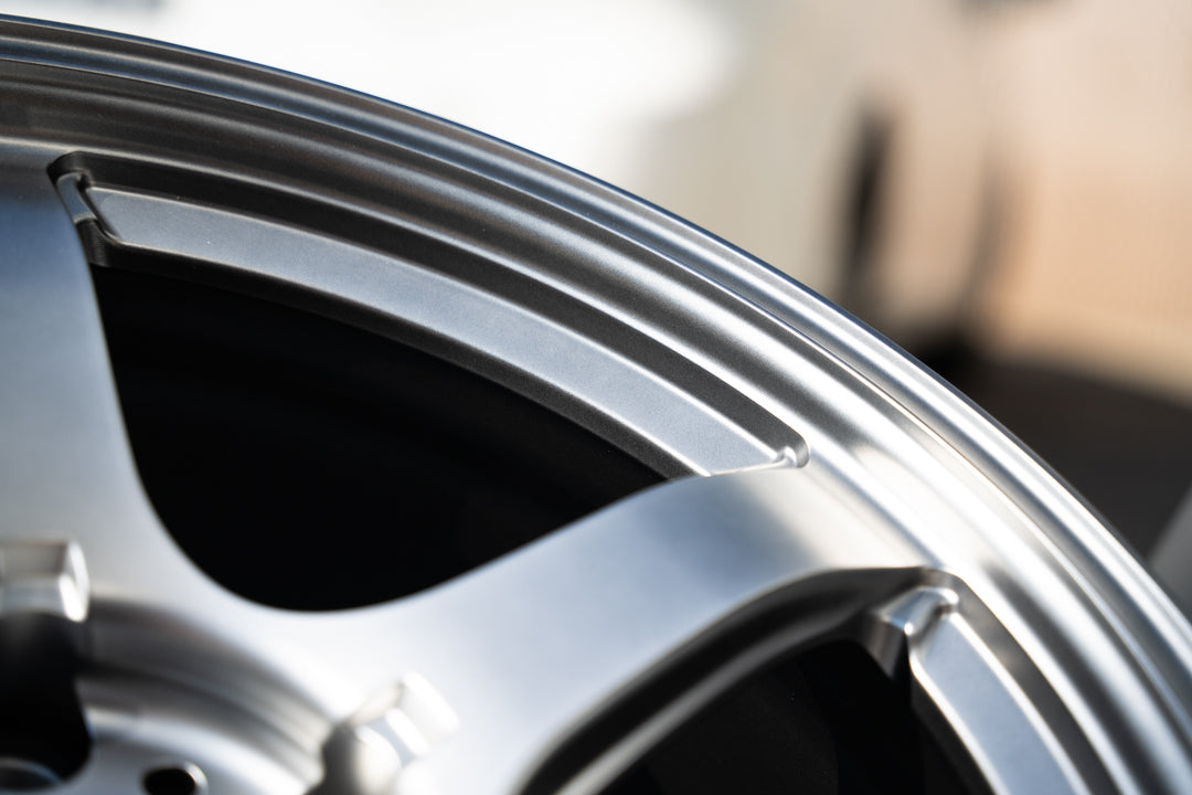 AME Tracer GTV / 18x10.5 +25 / 5x114.3 / Matte Hyper Silver