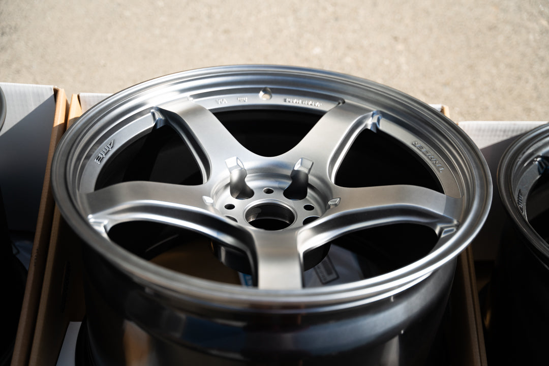AME Tracer GTV / 18x10.5 +25 / 5x114.3 / Matte Hyper Silver
