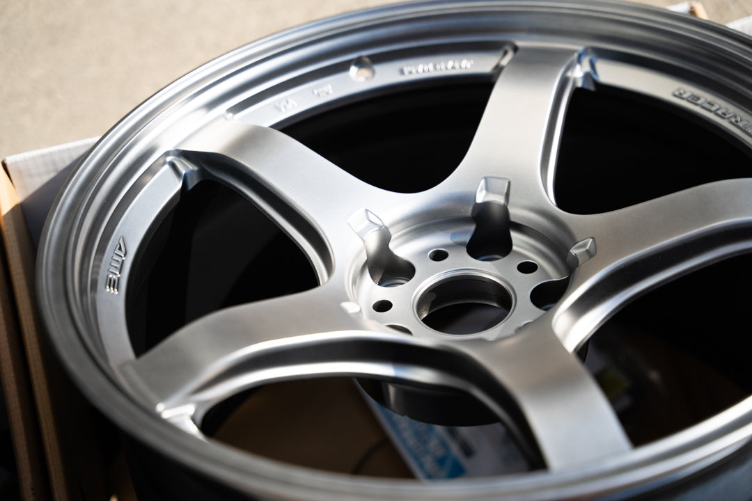 AME Tracer GTV / 18x10.5 +25 / 5x114.3 / Matte Hyper Silver