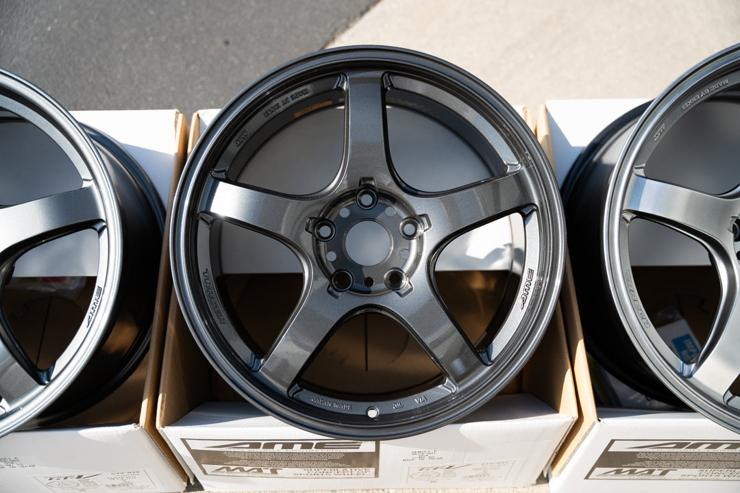 AME Tracer GTV / 18x9.5 +38 / 5x120 / Gun Black