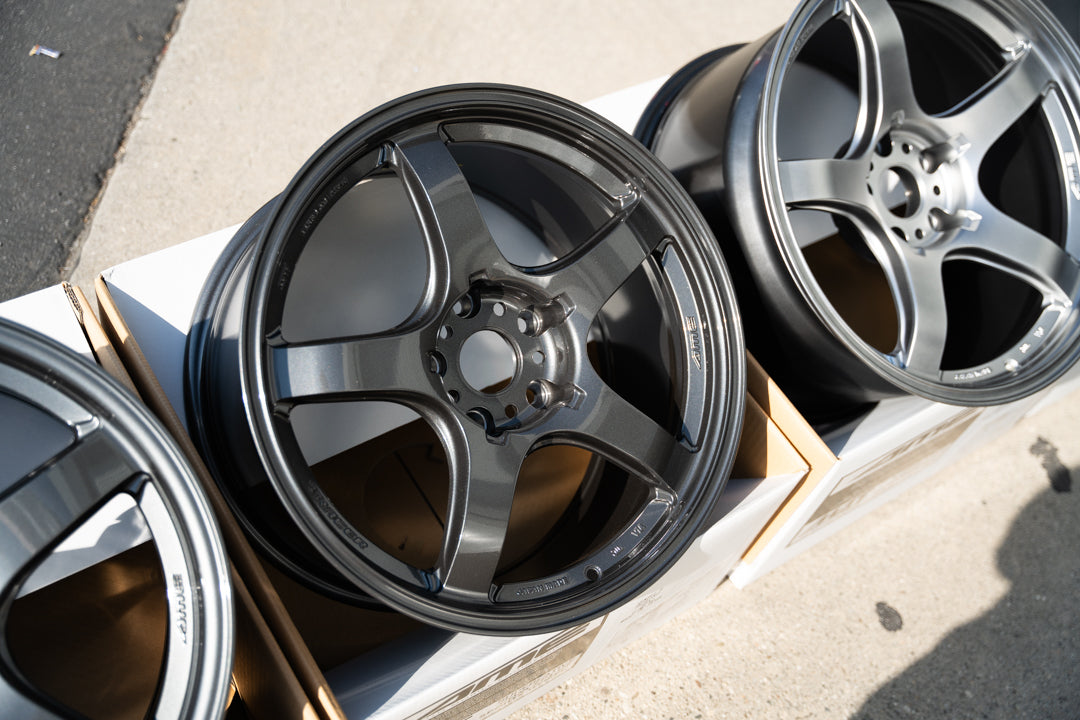 AME Tracer GTV / 18x9.5 +38 / 5x120 / Gun Black