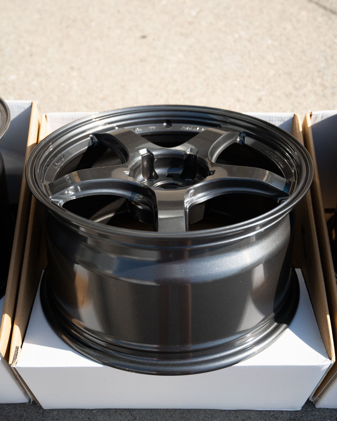 AME Tracer GTV / 18x9.5 +38 / 5x120 / Gun Black
