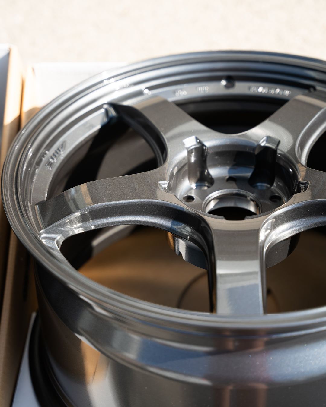 AME Tracer GTV / 18x9.5 +38 / 5x120 / Gun Black