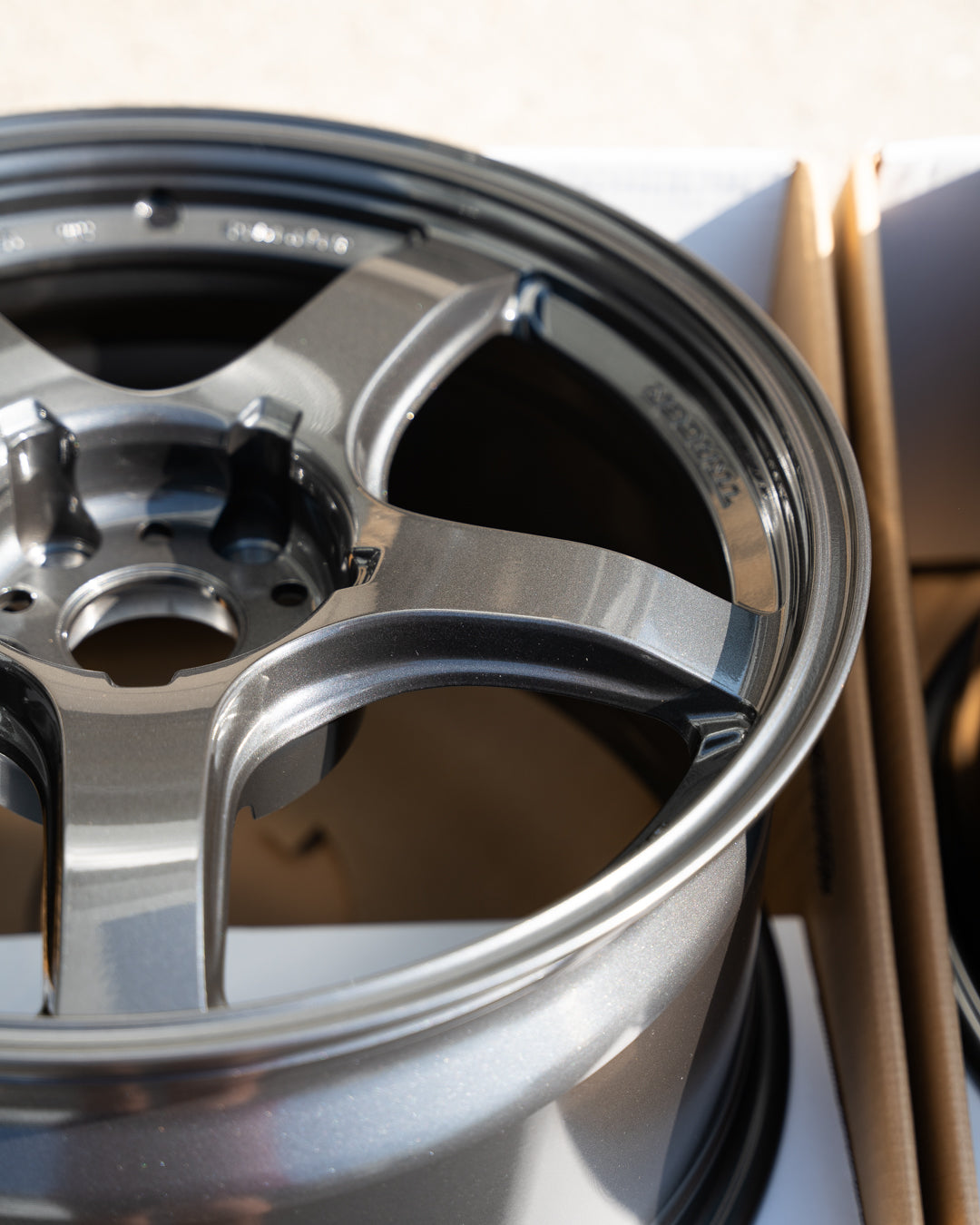 AME Tracer GTV / 18x9.5 +38 / 5x120 / Gun Black