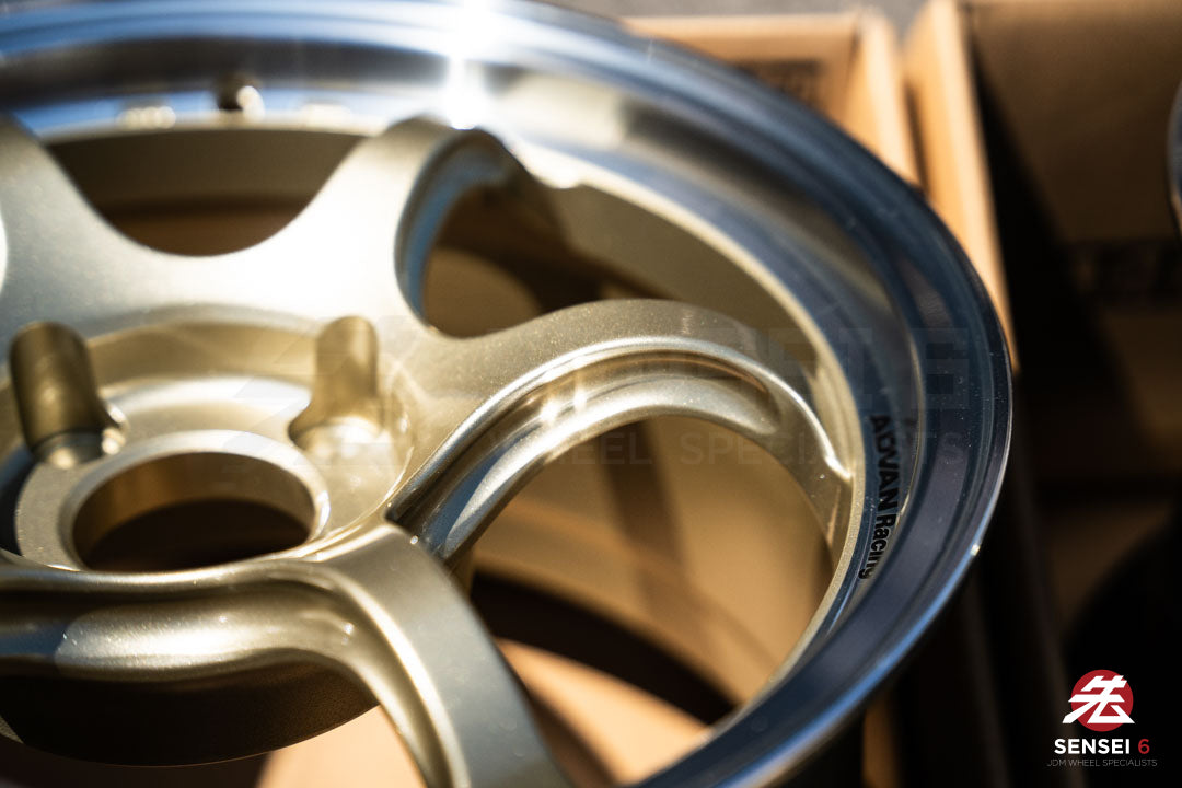 Advan RG-D2 / 15x8 +35 / 4x100 / Machining & Champagne Gold (MCG)
