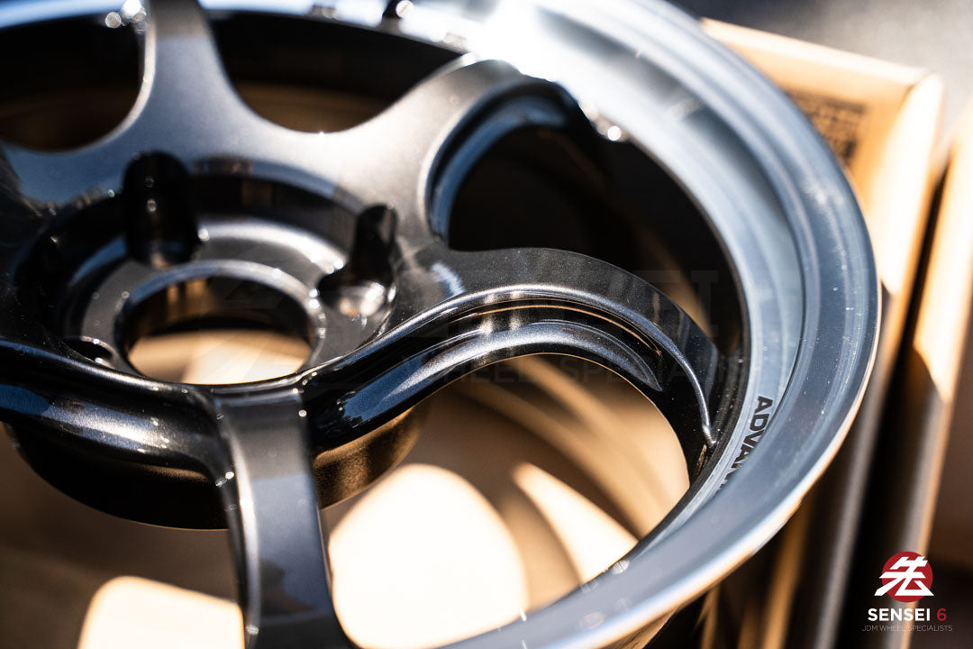 Advan RG-D2 / 15x8 +35 / 4x100 / Machining & Black Gunmetallic (MBG)
