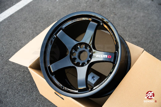 ニスモ LMGT4 / 18x10.5 +15 / 5x114.3 / ブラック