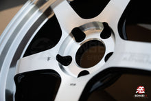 Cargar imagen en el visor de la galería, Advan GT Beyond / 18x9.5 +45 / 5x114.3 / Mecanizado y Competición Hyper Black (MHB)