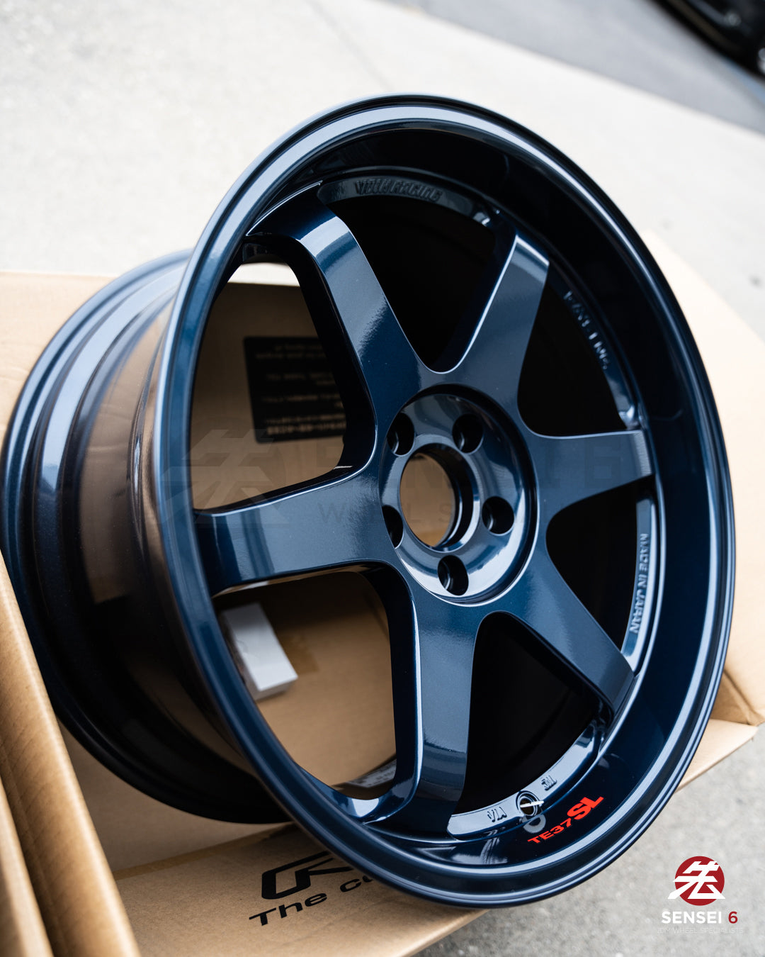 Volk TE37SL / 19x9.5 +22、19x10.5 +22 / 5x114.3 / マグブルー