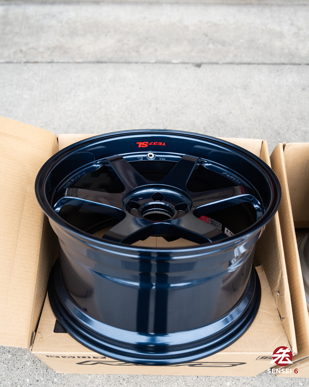Volk TE37SL / 19x9.5 +22、19x10.5 +22 / 5x114.3 / マグブルー