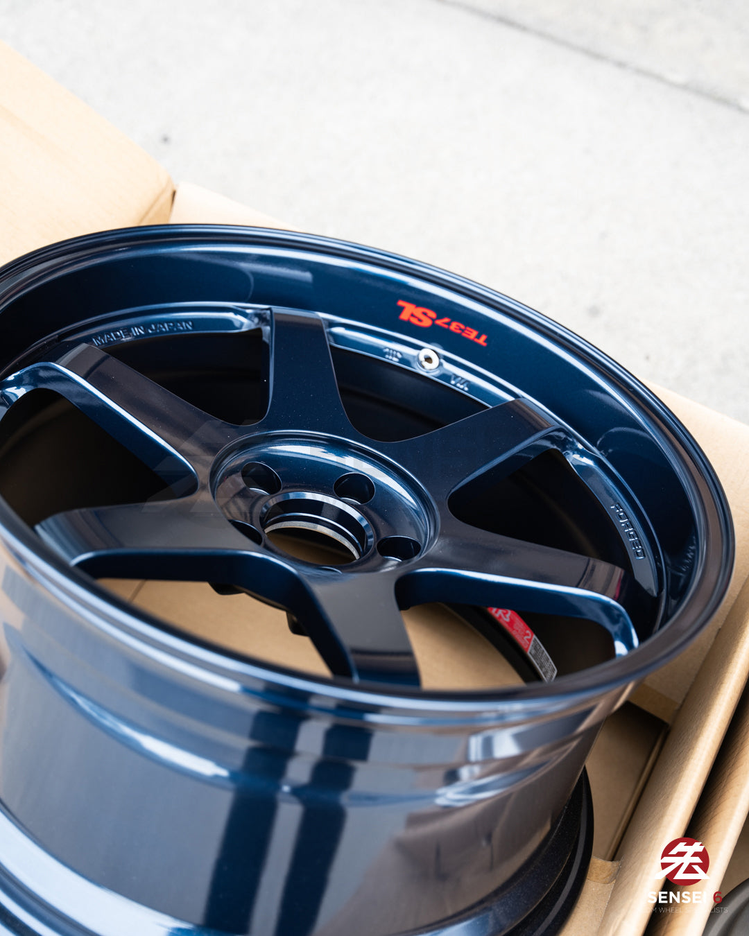 Volk TE37SL / 19x9.5 +22、19x10.5 +22 / 5x114.3 / マグブルー