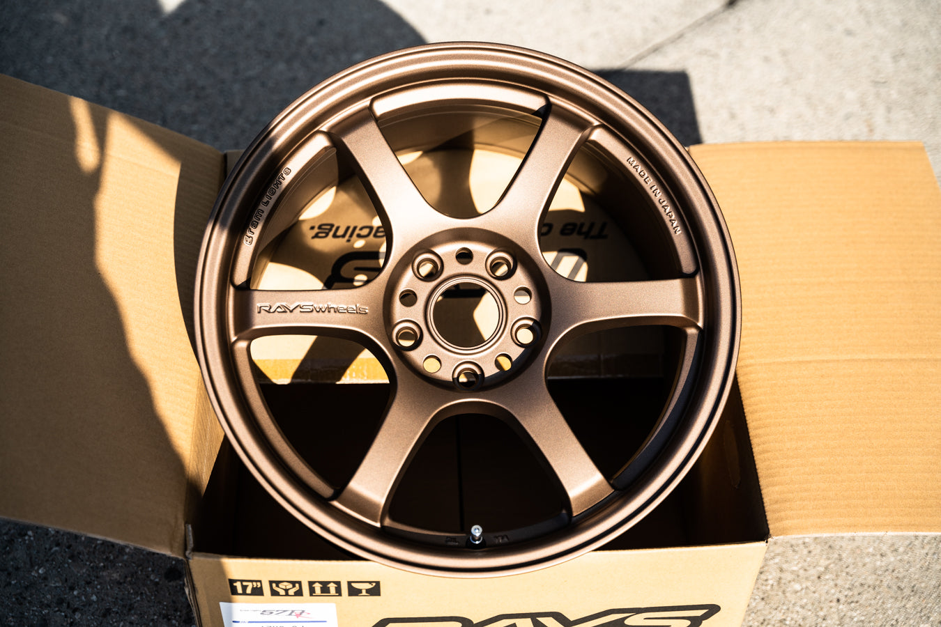 Gram Lights 57DR / 17x9 +38 / 5x114.3 / Bronze II (Z1P)