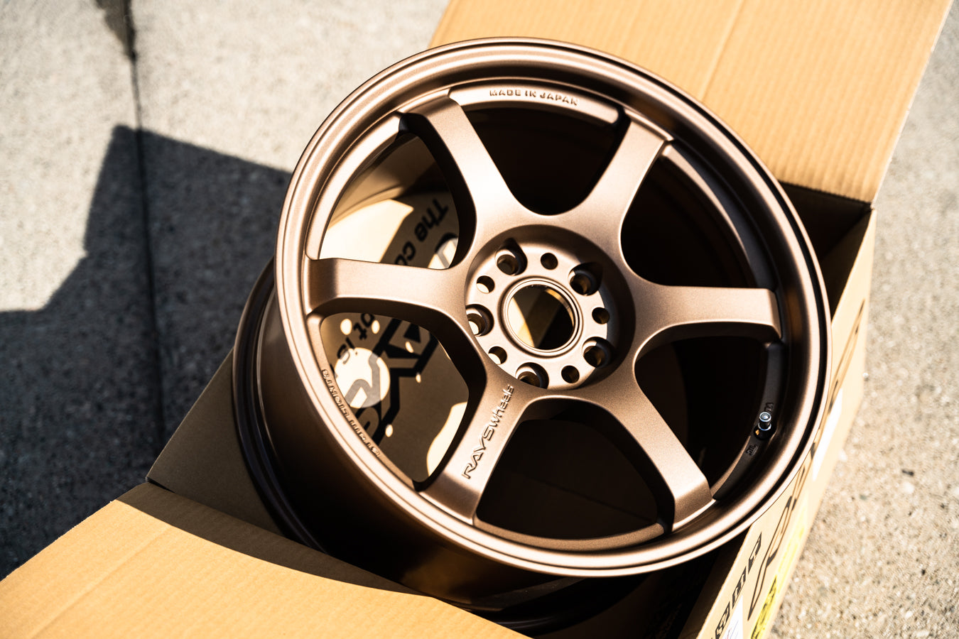 Gram Lights 57DR / 17x9 +38 / 5x114.3 / Bronze II (Z1P)
