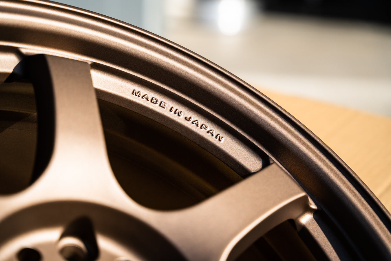 Gram Lights 57DR / 17x9 +38 / 5x114.3 / Bronze II (Z1P)