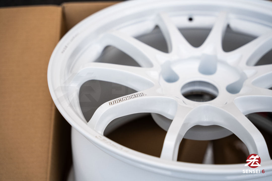 Volk CE28N-Plus / 17x10 +44 / 5x114.3 / Dash White (DW)