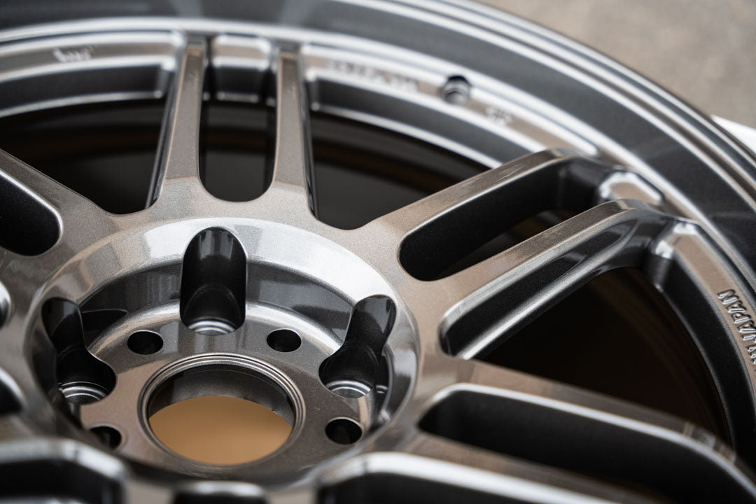 AME Tracer TM02 / 18x10 +25 / 5x120 / Gun Black (GBK)
