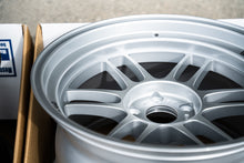 Cargar imagen en el visor de la galería, Enkei RPF1RS / 18x10.5 +10 / 5x114.3 / F1 Plata