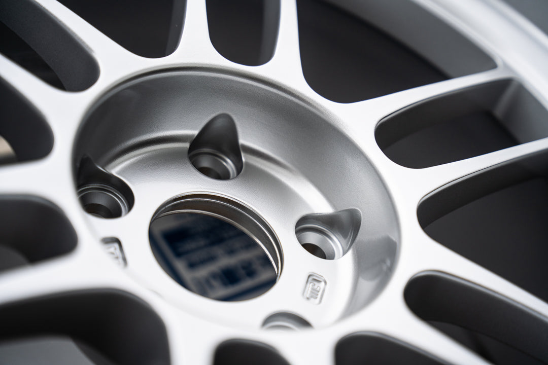 エンケイ RPF1RS / 18x9.5 +12 / 5x114.3 / F1 シルバー