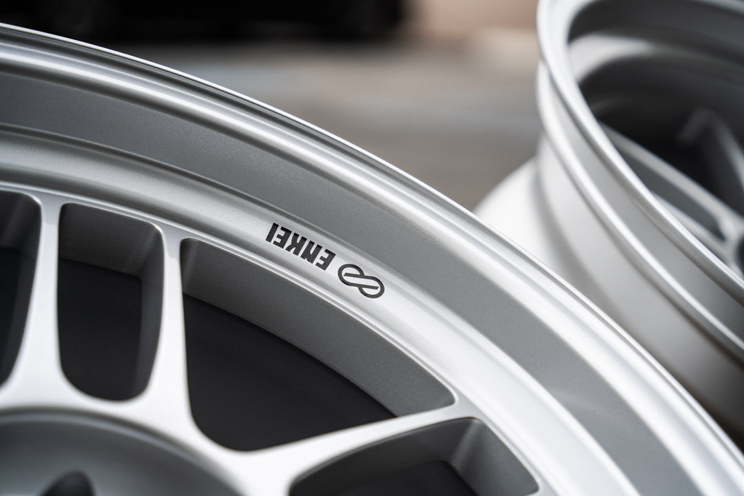 エンケイ RPF1RS / 18x9.5 +12 / 5x114.3 / F1 シルバー