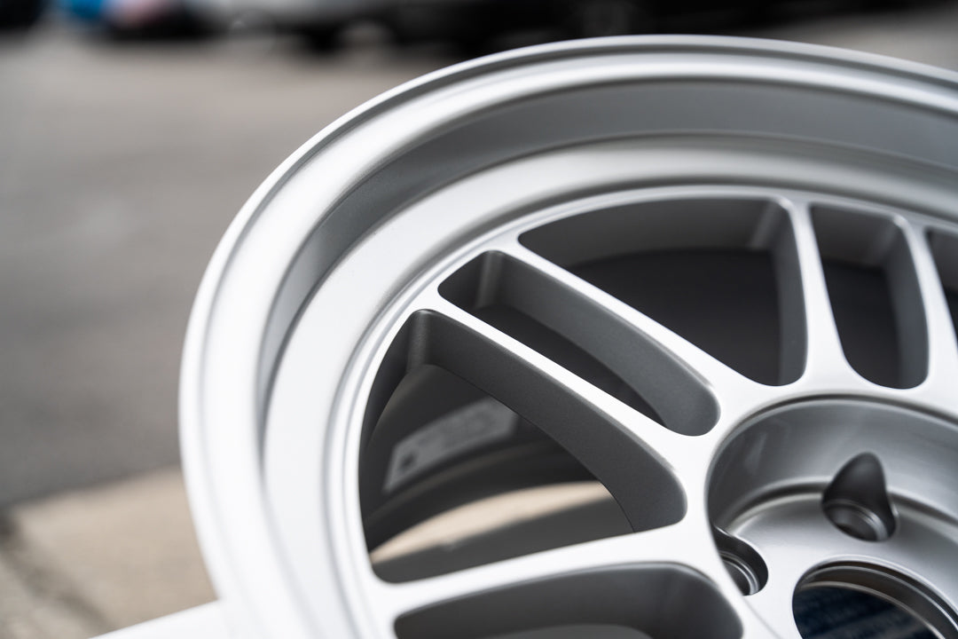エンケイ RPF1RS / 18x9.5 +12 / 5x114.3 / F1 シルバー