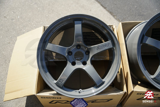 グラムライト 57CR / 18x9.5 +22 / 5x114.3 / アームズグレー