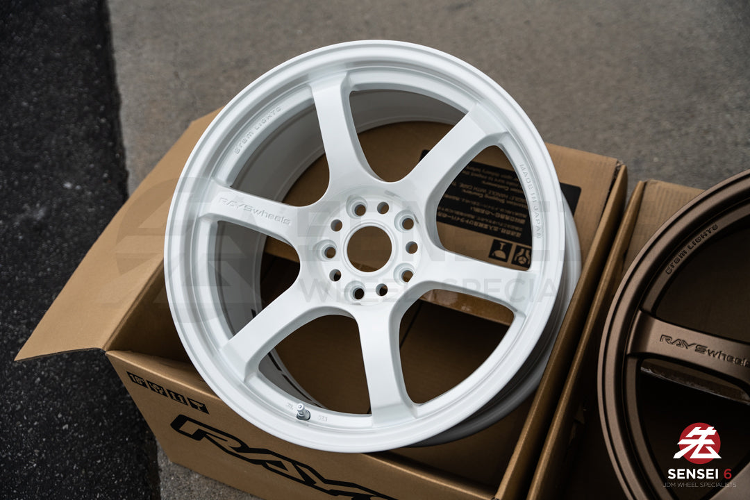 グラムライツ 57DR / 18x9.5 +22 / 5x114.3 / セラミックパールホワイト