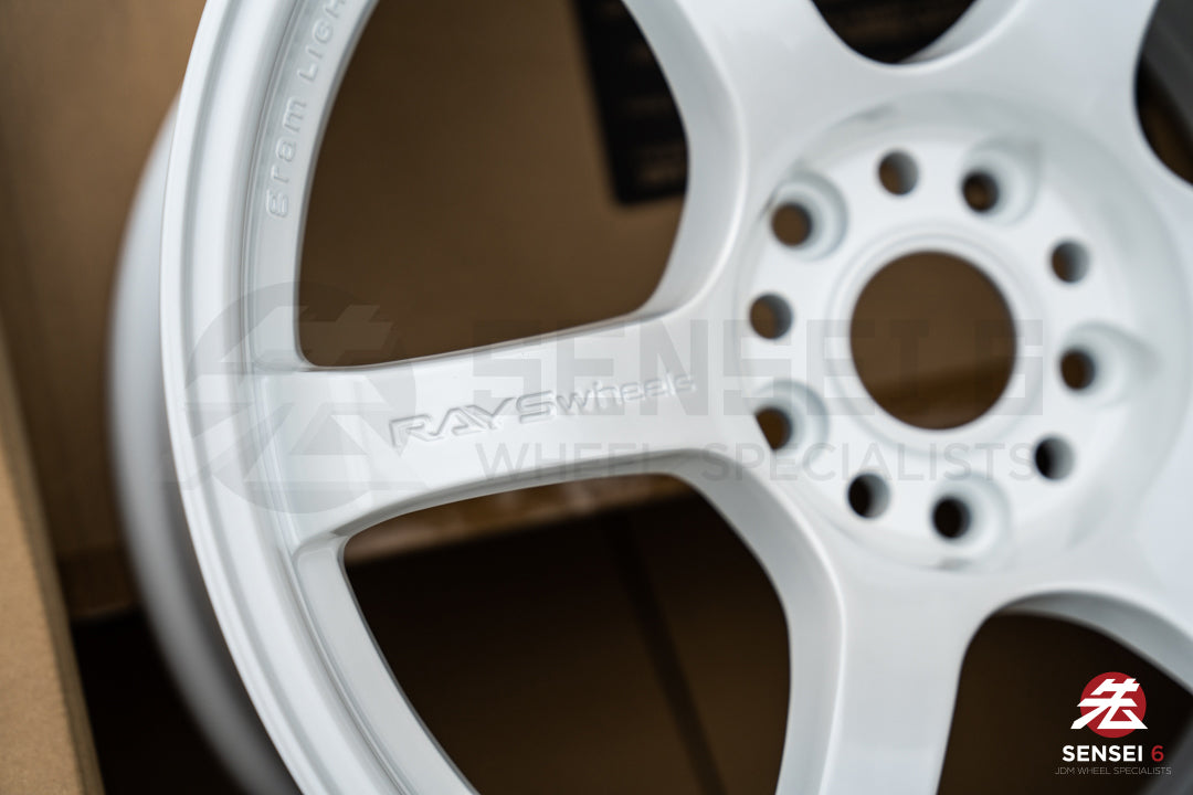 グラムライツ 57DR / 18x9.5 +22 / 5x114.3 / セラミックパールホワイト