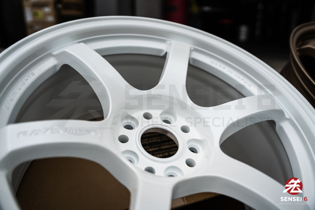 グラムライツ 57DR / 18x9.5 +22 / 5x114.3 / セラミックパールホワイト