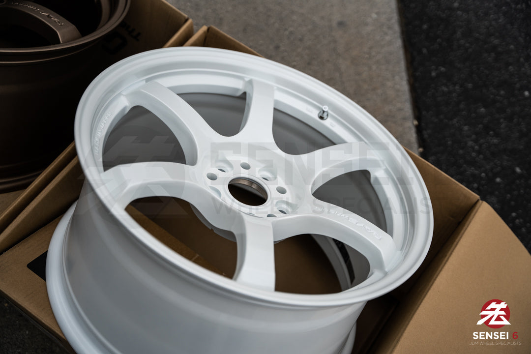 グラムライツ 57DR / 18x9.5 +22 / 5x114.3 / セラミックパールホワイト