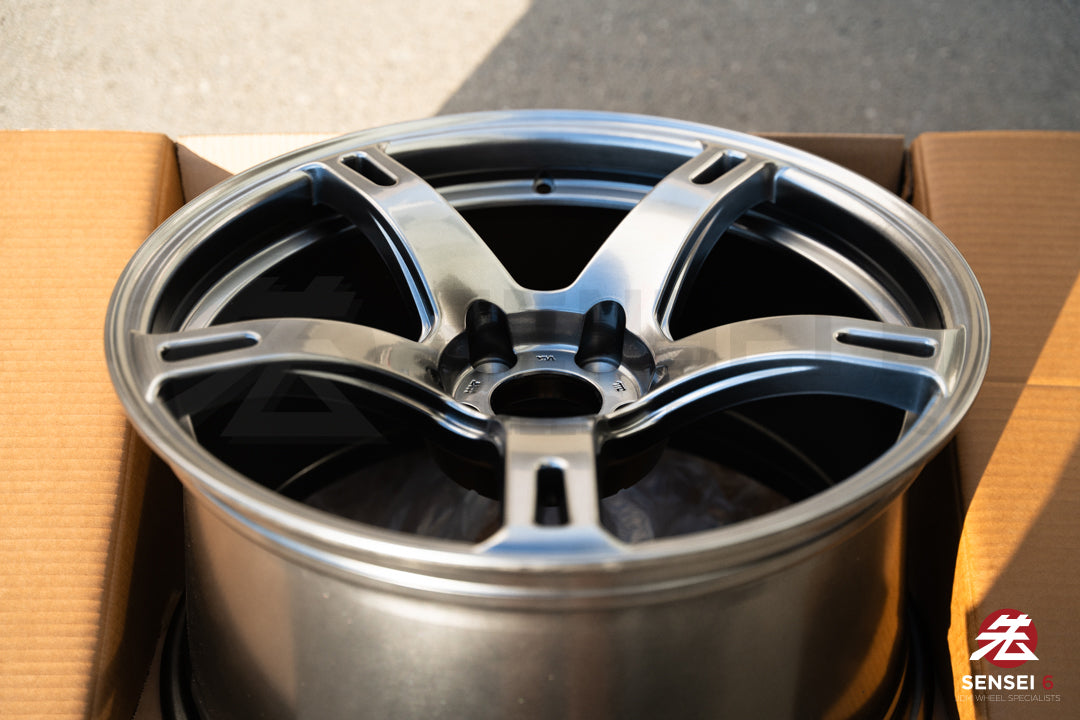 CST Zero-1 Hyper V2 / 18x9.5 +30 / 5x114.3 / Metal Silver