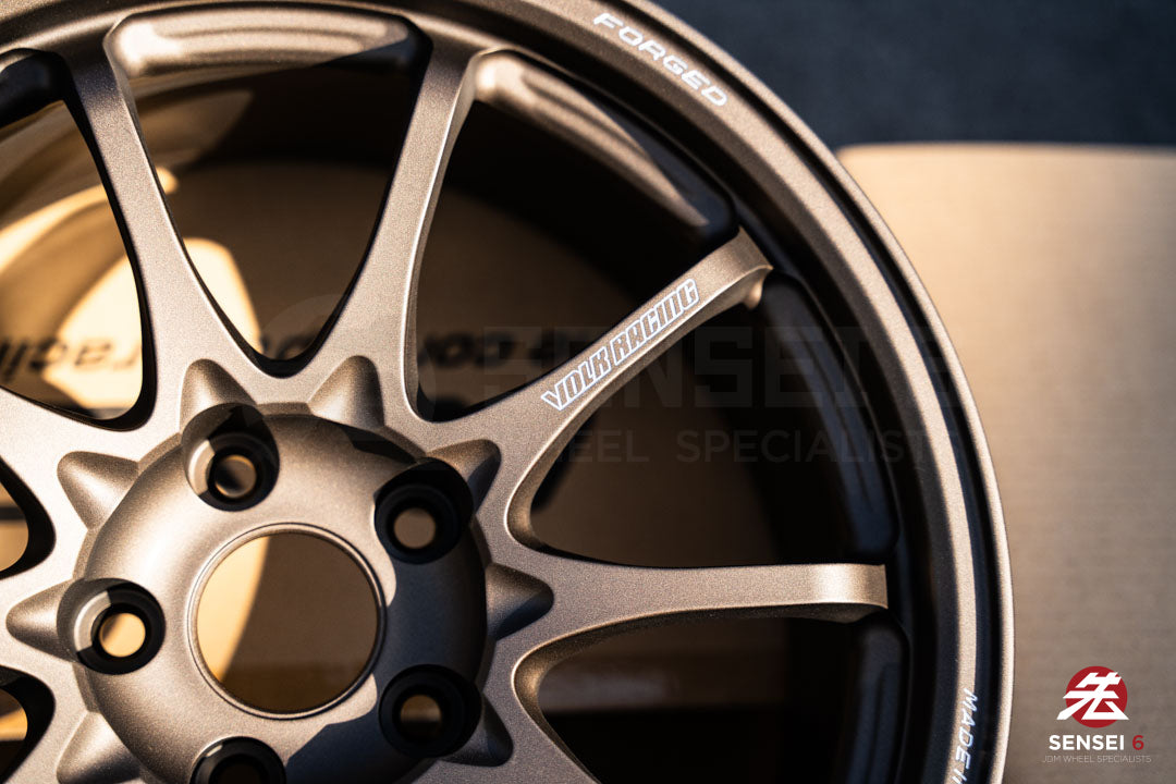 Volk CE28N-Plus / 17x9 +22 / 5x114.3 / Blast Bronze (BB)