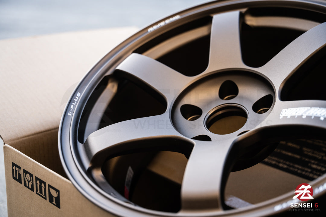 Volk TE37 Saga S-Plus / 17x9 +22 / 5x114.3 / OG Bronce