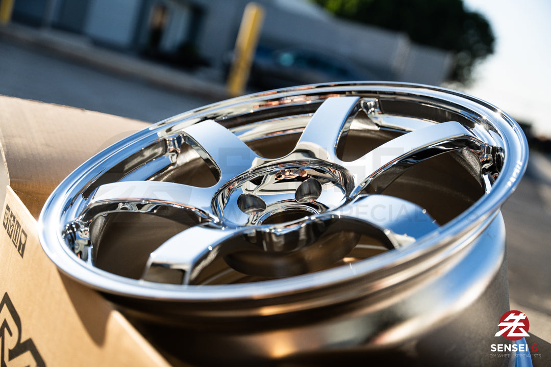 Volk TE37 サガ SL / 18x10 +40 / 5x114.3 / クローム