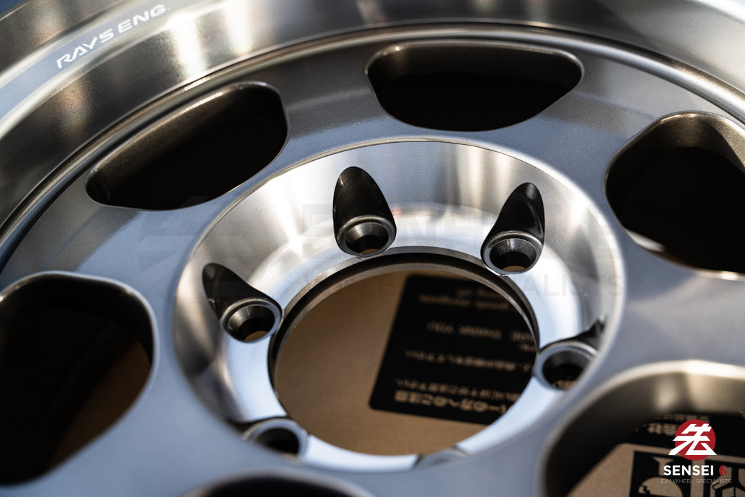 Volk TE37XT SL M-Spec / 16x8 -20 / 6x139.7 / プレスドグラファイト
